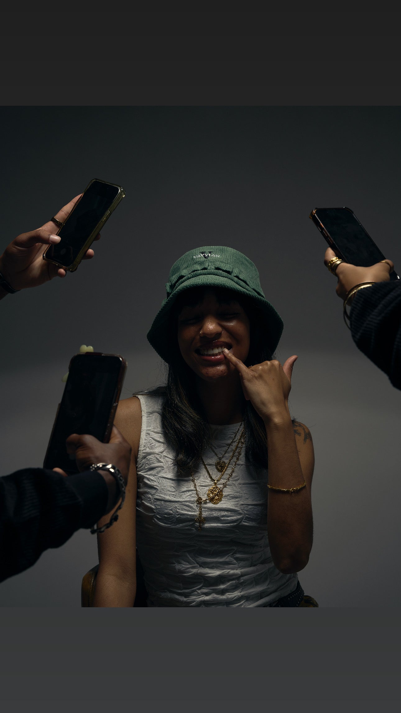 VAVYLóN Dark Sea Green Corduroy Bucket Hat
